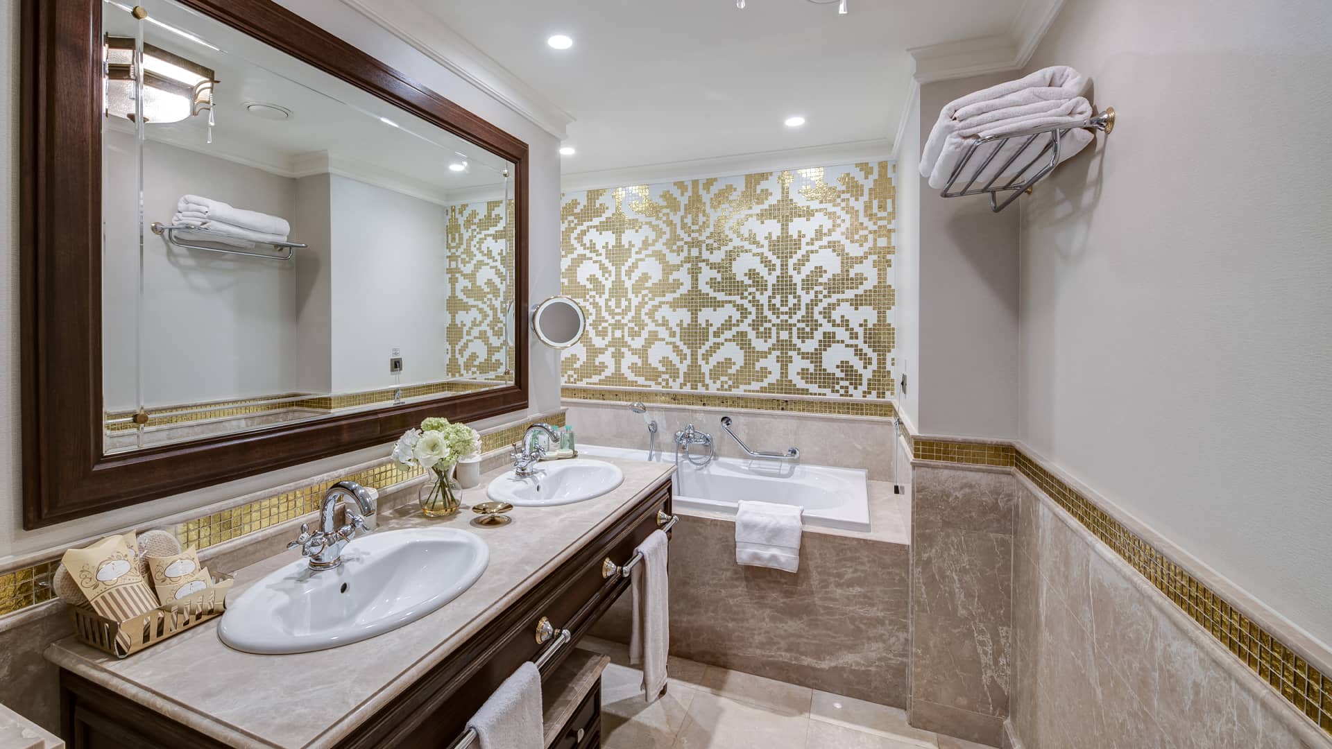 Royal Deluxe Oda - 2